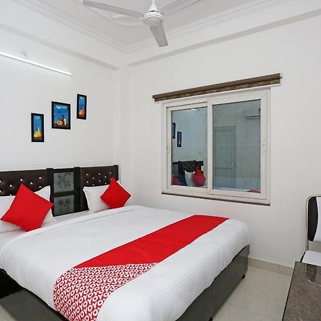 Oyo 11306 Ss Hotel Горакпур Екстериор снимка