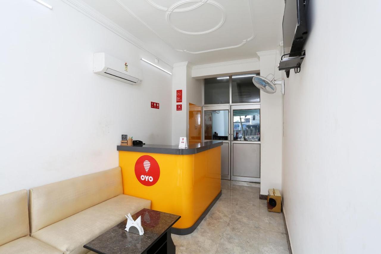 Oyo 11306 Ss Hotel Горакпур Екстериор снимка