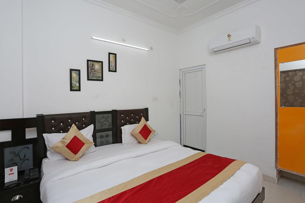 Oyo 11306 Ss Hotel Горакпур Екстериор снимка